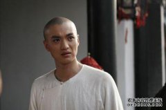 她和丈夫住了五年。因为李云龙的妻子被冲走了