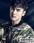 当每个人都穿着一件裘皮大衣时，Ethan Luang开启了