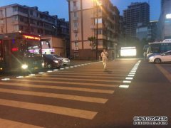 我会告诉你一个精彩的故事！郑州的“斑马线智