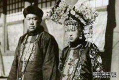 面对雕像的雕像，林俊杰就像上帝一样，郭德纲