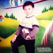 霍建华小时候非常英俊。沃德·天乐是一个胖乎乎