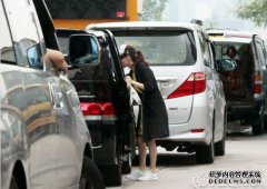 川无锡是“空心老人”杨世启宁的单身母亲（照